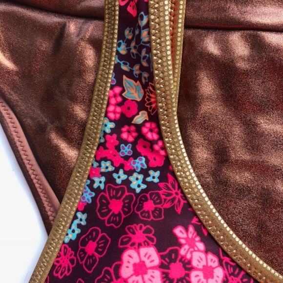 AERIE 2 piece floral and metallic swim - Picture 3 of 8